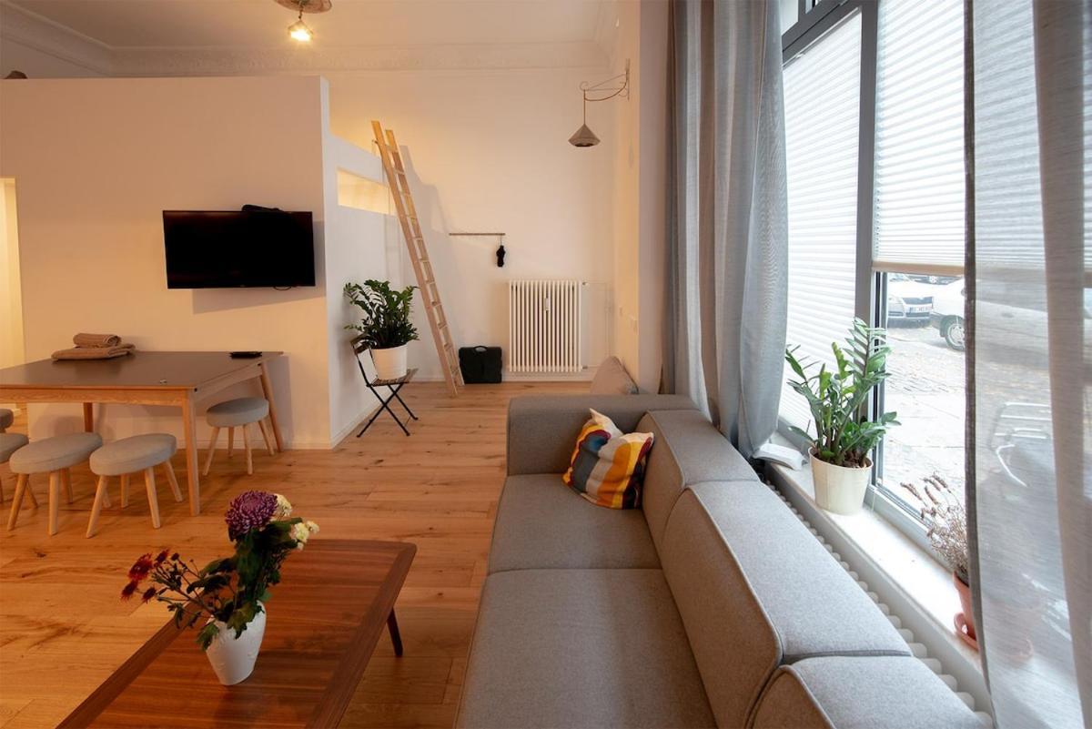 Urban In Friedrichshain-kreuzberg Apartment